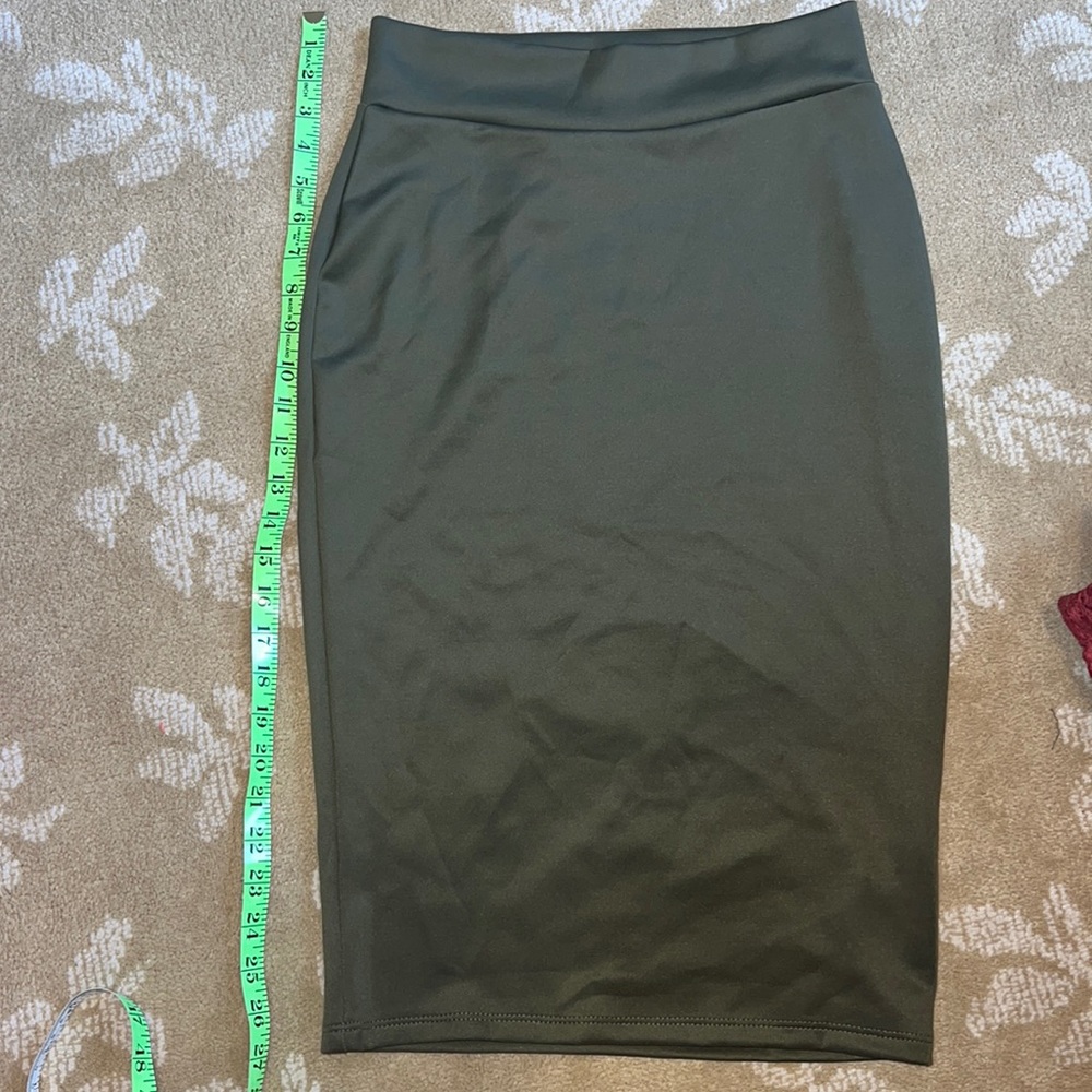 Dark green pencil skirt no slit